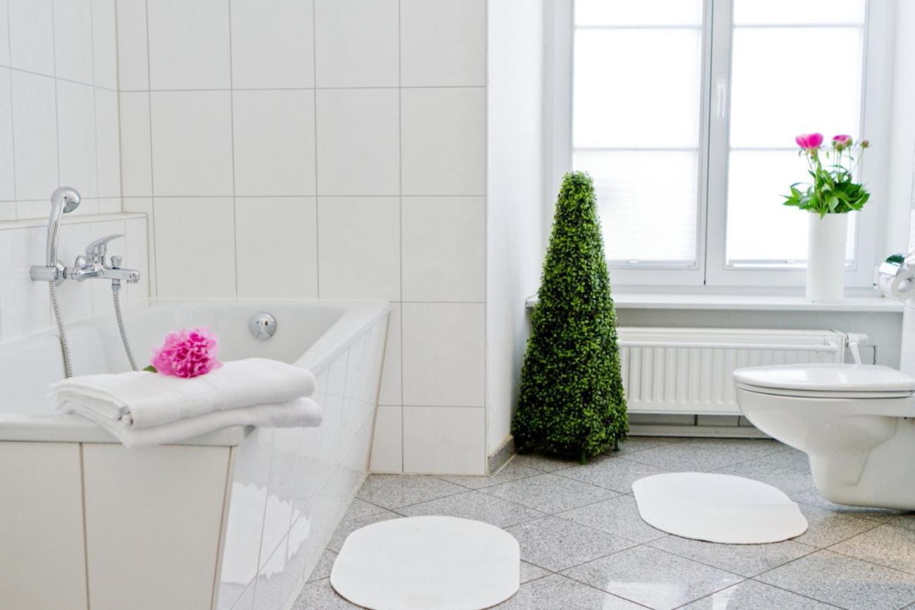 Hotel Zum Goldenen Loewen Baden-Baden Room photo