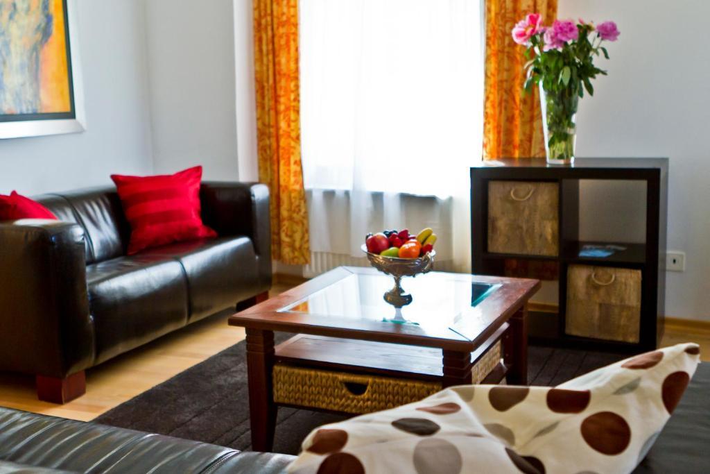 Hotel Zum Goldenen Loewen Baden-Baden Room photo