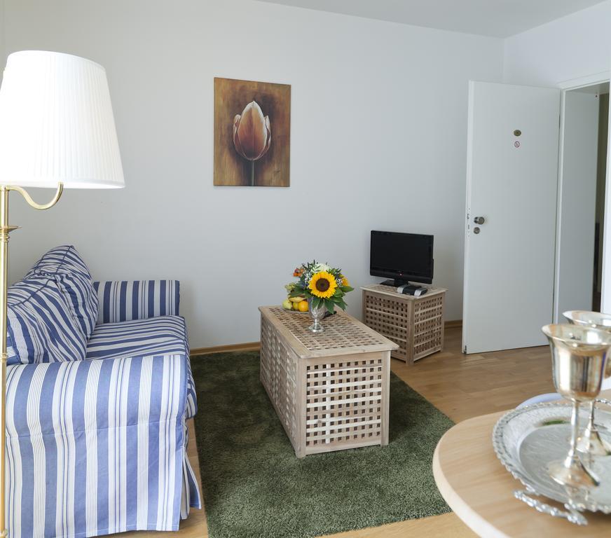 Hotel Zum Goldenen Loewen Baden-Baden Room photo